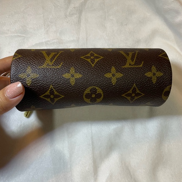 Louis Vuitton Monogram Papillon Pouch 🤎 - Picture 5 of 12
